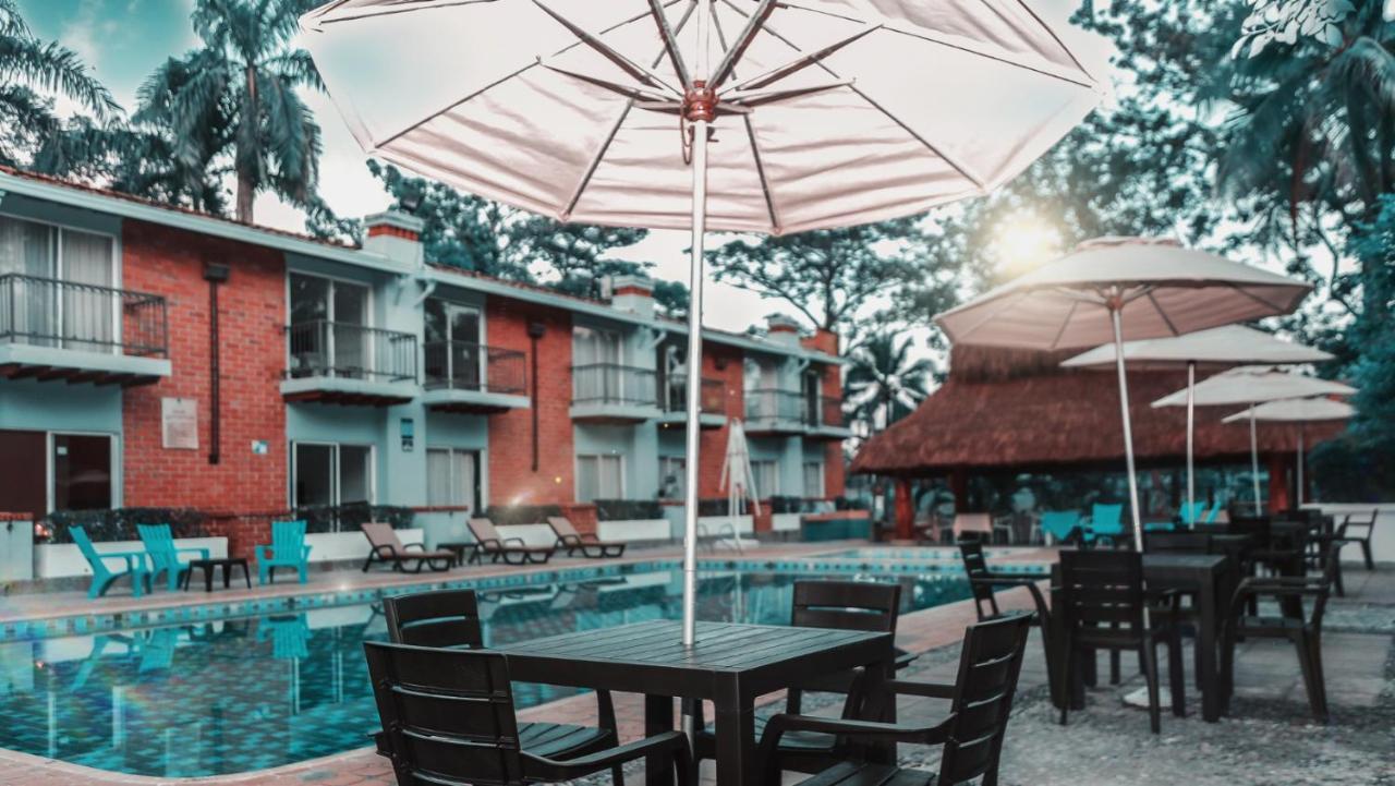 Hotel Y Restaurante Meson Del Gitano Caucasia Exterior photo