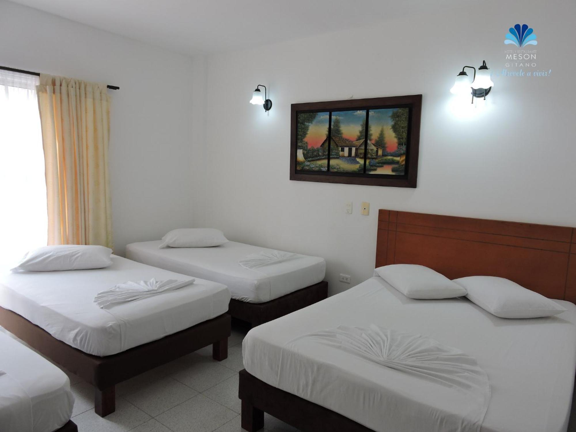 Hotel Y Restaurante Meson Del Gitano Caucasia Room photo