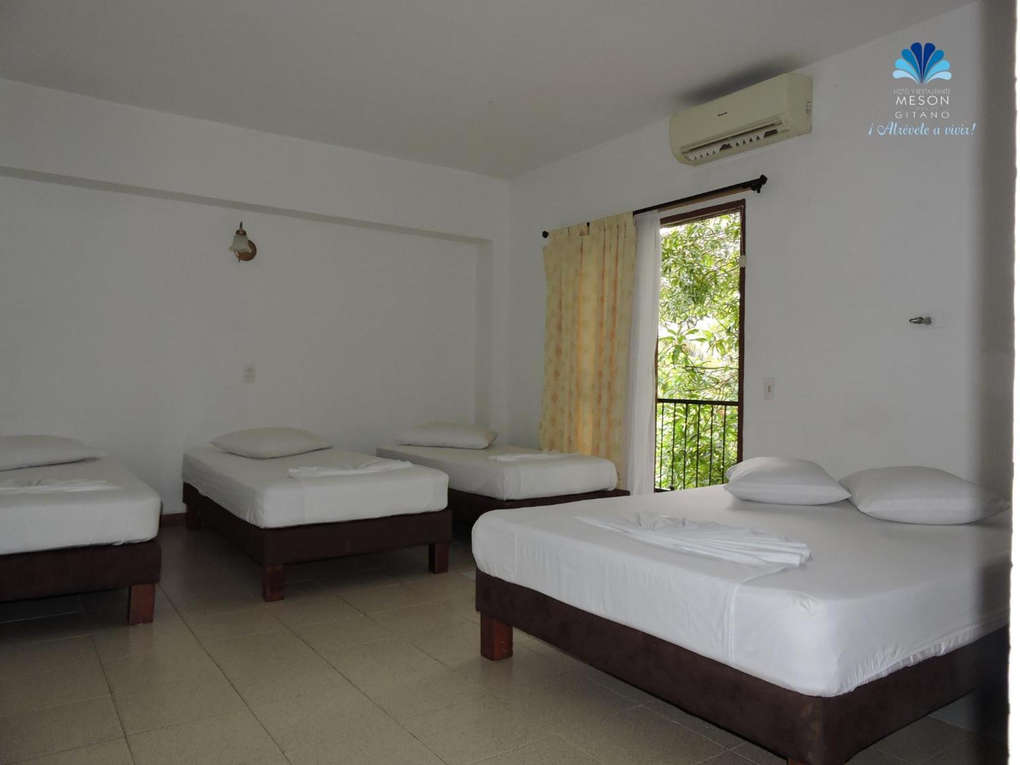 Hotel Y Restaurante Meson Del Gitano Caucasia Room photo